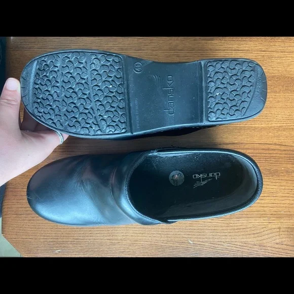 Black Dansko clogs - Picture 4 of 4